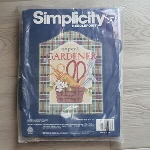 Vintage Simplicity Needlepoint Expert Gardener Plaque Kit Canvas Wool Yarn 05703
